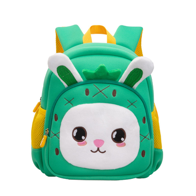 Los niños impermeables del conejo hacen excursionismo la cartera de los niños de la guardería del niño del FCS 3D